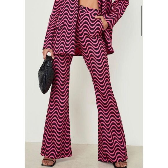 Boohoo RETRO PRINT FIT & FLARE PANTS Size 8 Nwot - Picture 8 of 8